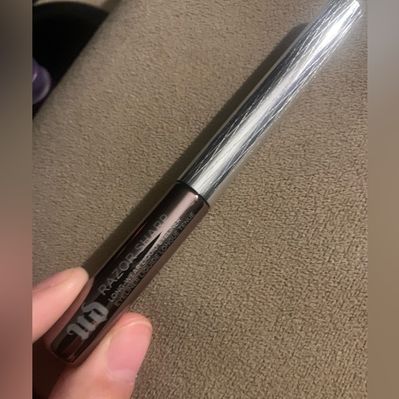 Urban Decay Razor Sharp Eyeliner - Picture 1 of 2